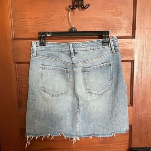 Old navy jean skirt. Sz 6.
